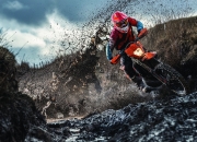 开云体育官网-迪亚斯爆发撕裂防线，亚特兰大爆冷突尼斯背后的战术革命