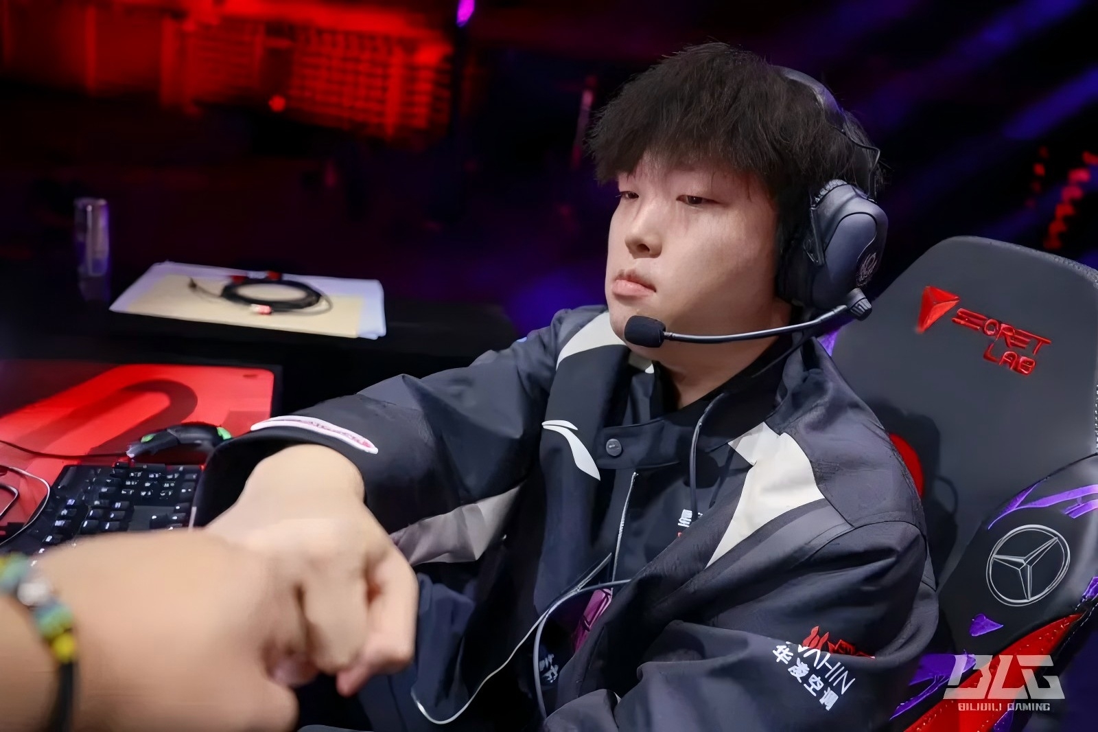 T1险胜RNG,Huni惊艳世界 T1险胜RNG,Huni惊艳世界