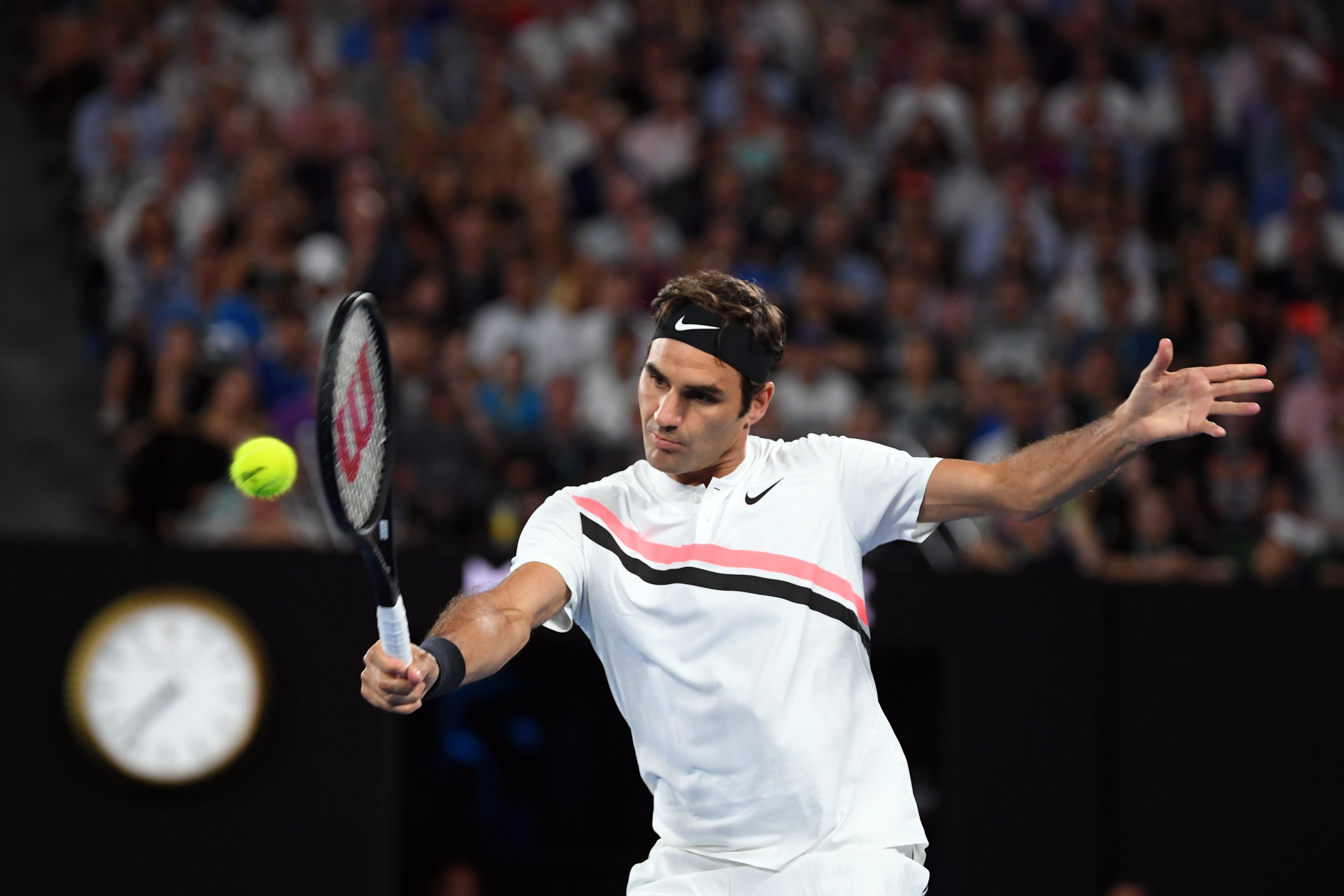 西班牙网球队翻盘澳大利亚网球队，费德勒打破历史纪录的简单介绍