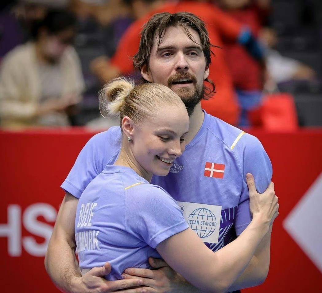 包含韩国羽毛球队鏖战泰国羽毛球队，安赛龙送出助攻的词条