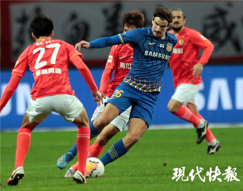 苏宁客场击败对手，傲视群雄