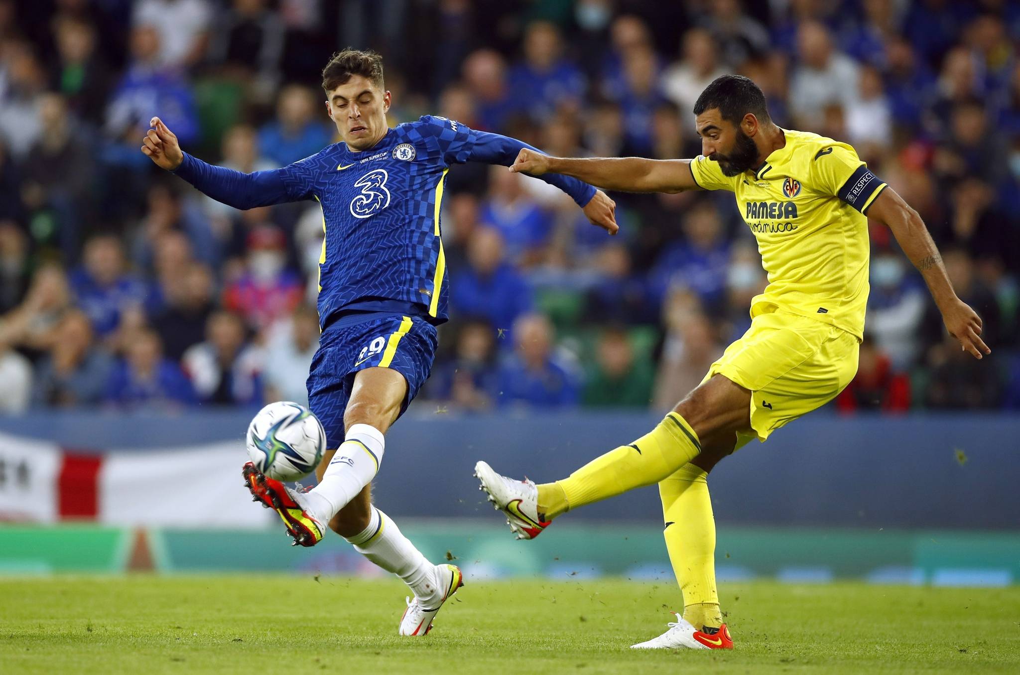 切尔西大胜对手，追逐领头羊