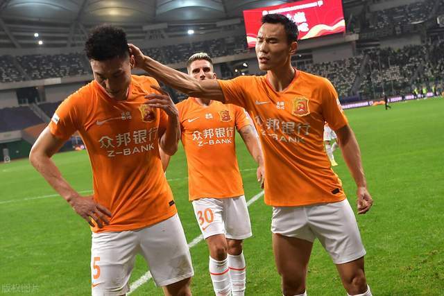 绿城客场遭深圳逼平,中超积分榜排名下滑的简单介绍 绿城客场遭深圳逼平,中超积分榜排名下滑的简单介绍