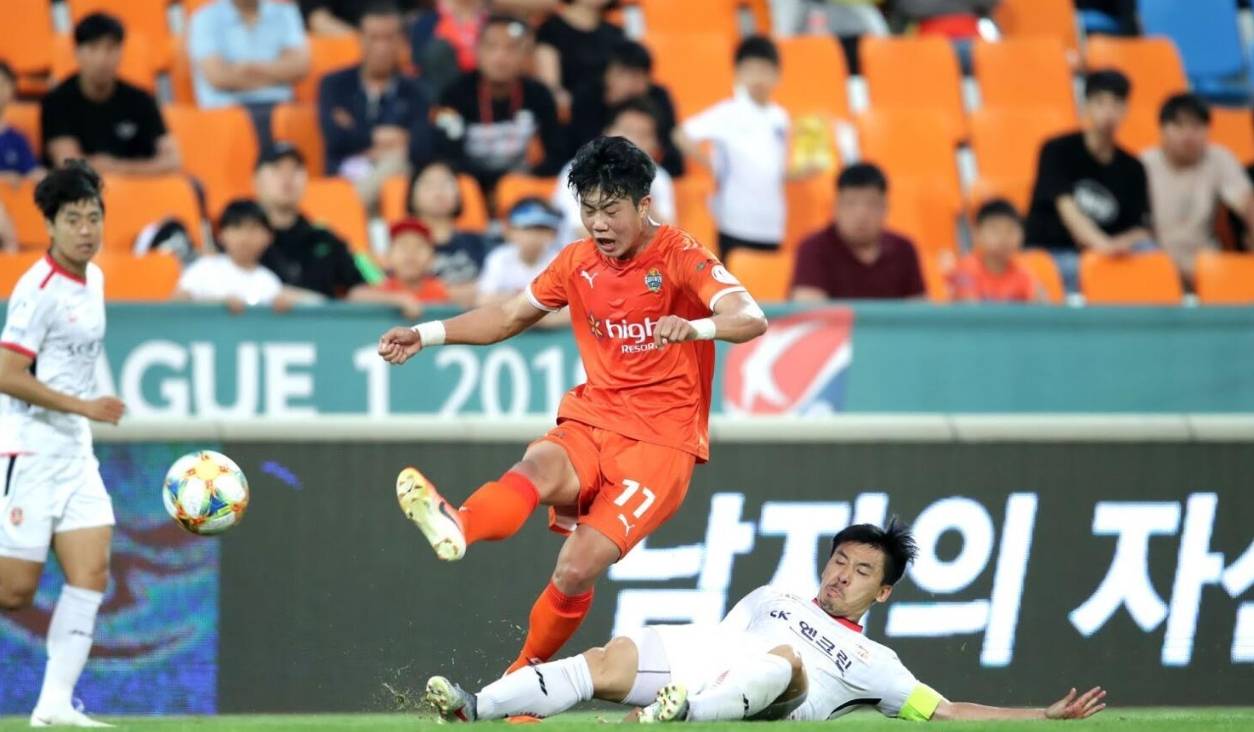 球队防守稳固，持续在比赛中表现出色