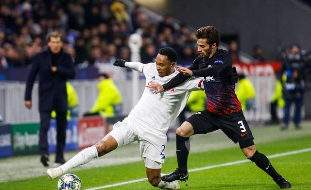 里昂主场未能取胜，近三轮联赛不胜