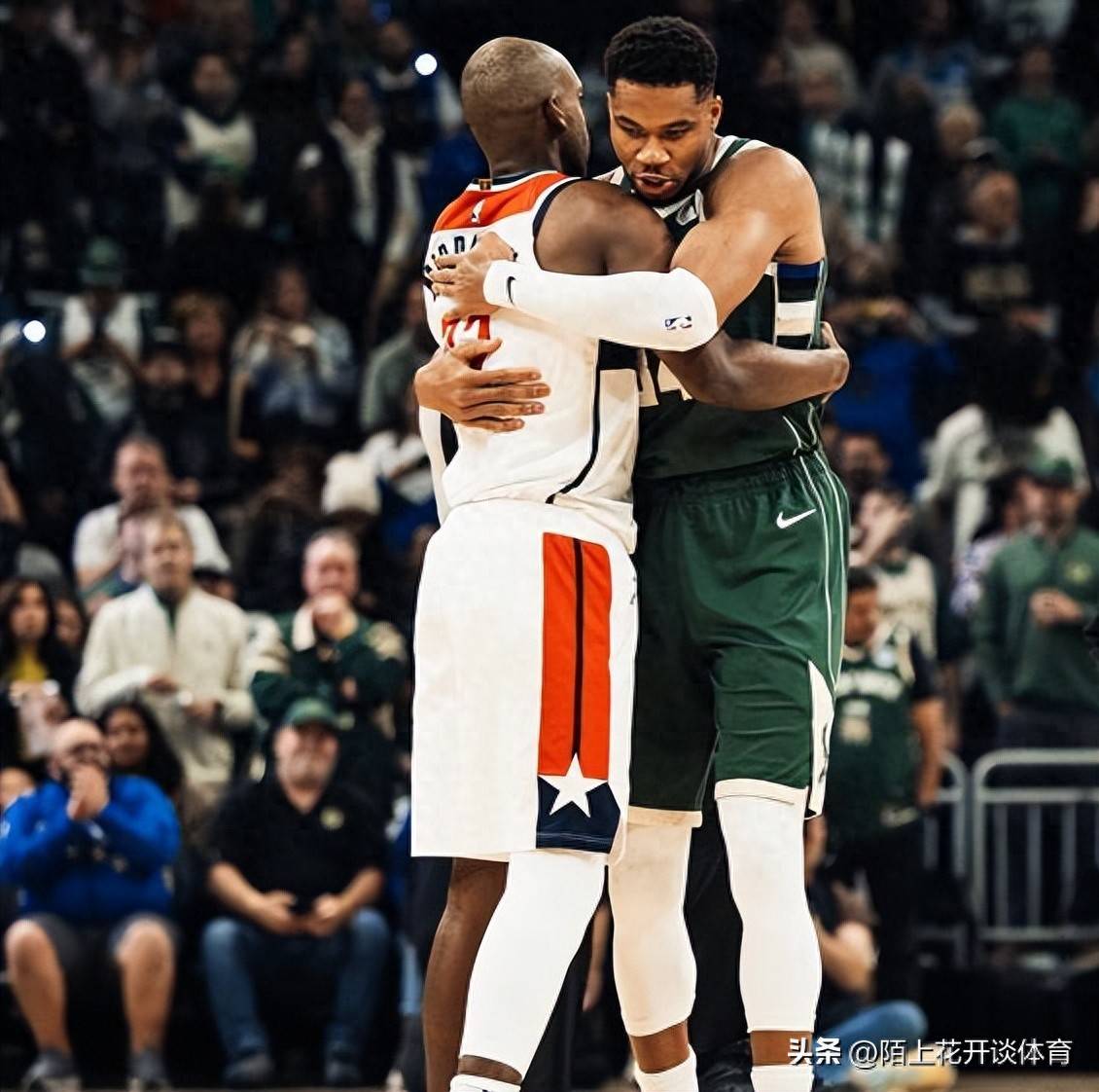 雄鹿客场告捷,米德尔顿砍下+ 雄鹿客场告捷,米德尔顿砍下+