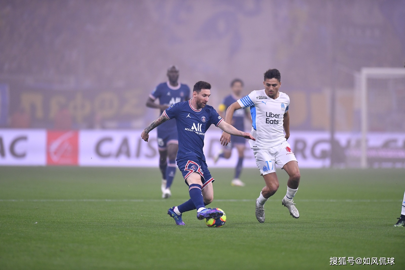 关于新疆男篮击败对手，势必稳守榜首位置的信息