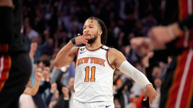 爵士逆转篮网,布伦森带队取胜 爵士逆转篮网,布伦森带队取胜