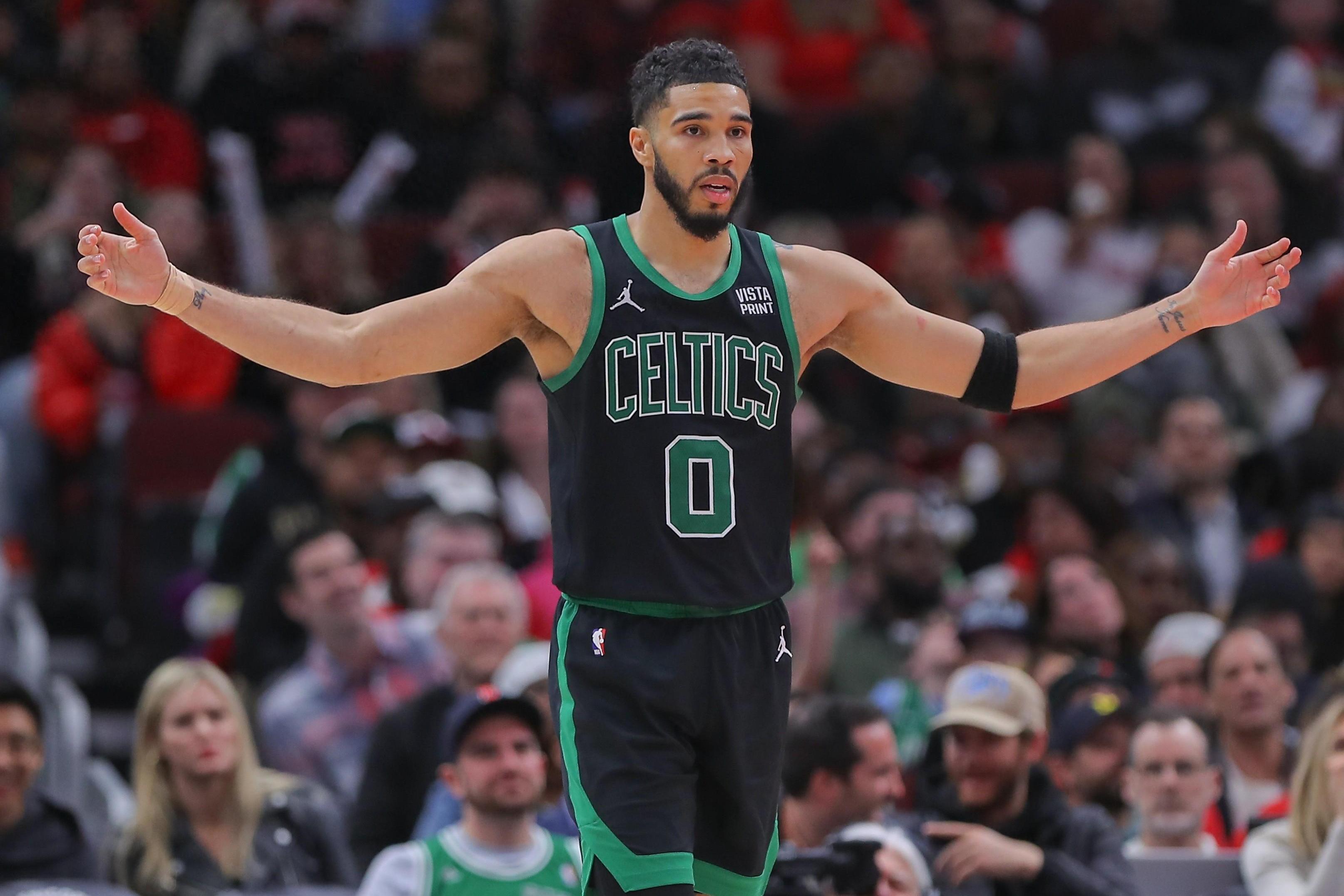 凯尔特人B队逆转湖人,塔图姆爆发神勇 凯尔特人B队逆转湖人,塔图姆爆发神勇