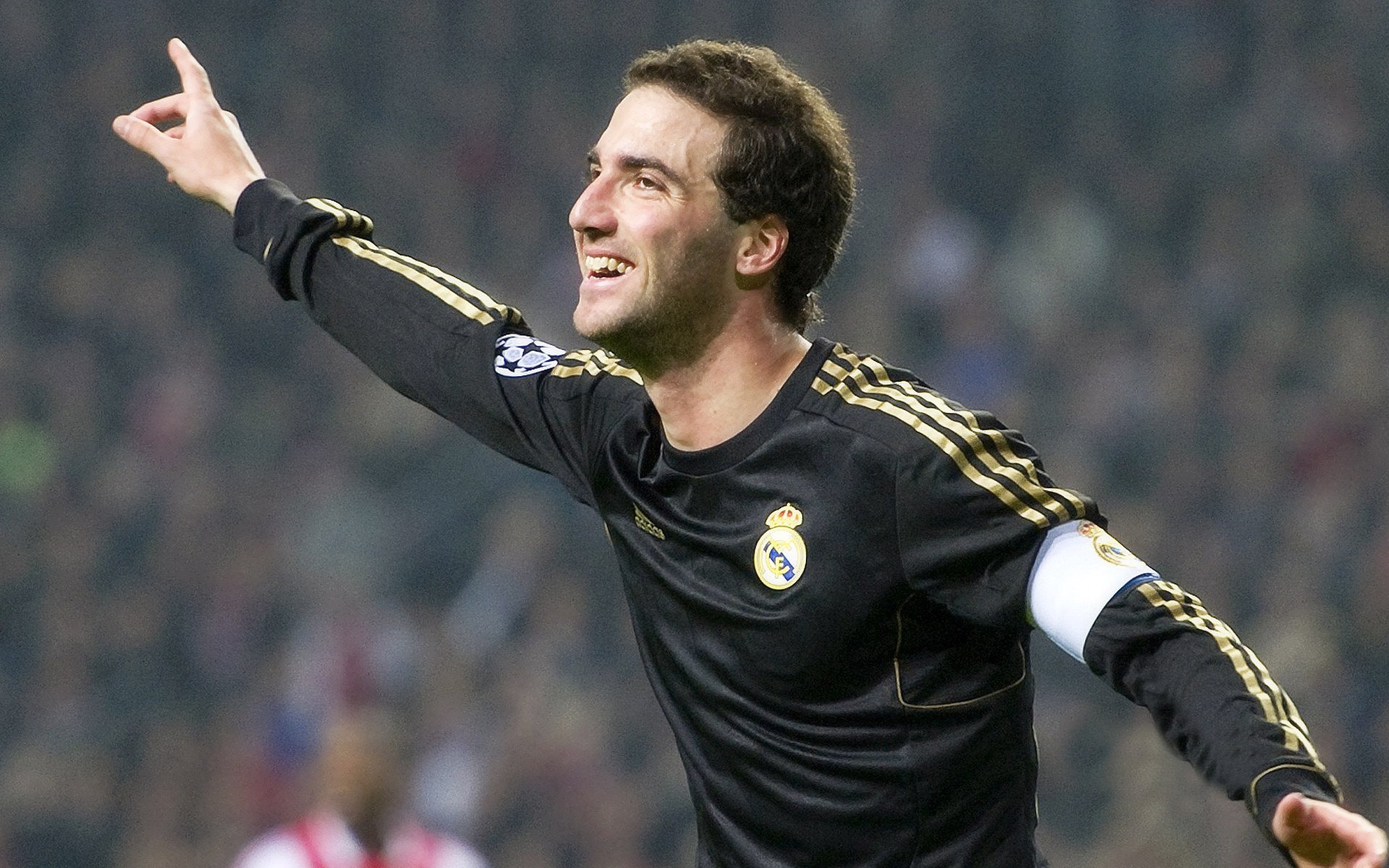 赛道新秩序,皮亚斯特里火热状态助雷诺轻取红牛